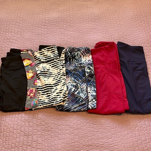 FIVE Pairs of Women's Small Leggings - Patterns along with Blue, Magents - Picture 1 of 6